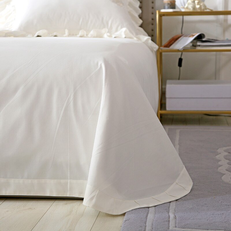 4Pcs OFF White Bedding Duvet Cover Heart Pattern Chic Wedding Lace Soft Bedding Set King Queen size Bed sheet set Pillow shams 5