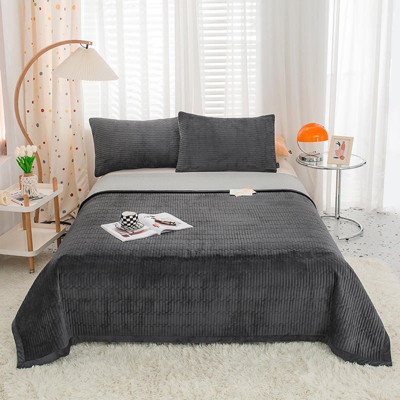1/3Pcs Velvet Flannel Quilt Bedspread Pillow shams for Single Double Bed Reversible Deep Gray Coverlet Bed Cover set Pillowcases 1