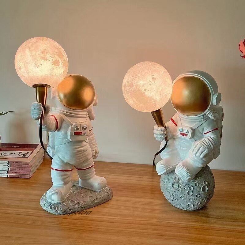 Creative Astronaut Table Lamp 3D Printing Moon Lamp Desk Light for Bedroom Study Living Room Decor EU/US/UK/AU Plug Beside Lamp 4