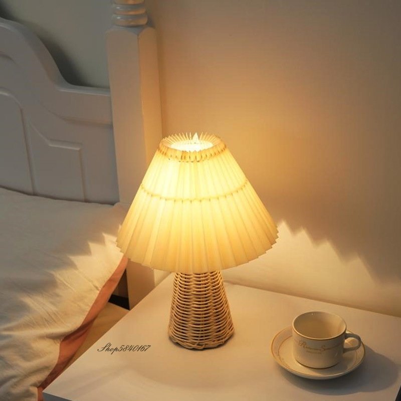 Vintage Pleated Table Lamp Creative Rattan Night Light Study Bedroom Lamp Decor Beige/white/flower Lampshade E27 Beside Lamp 4