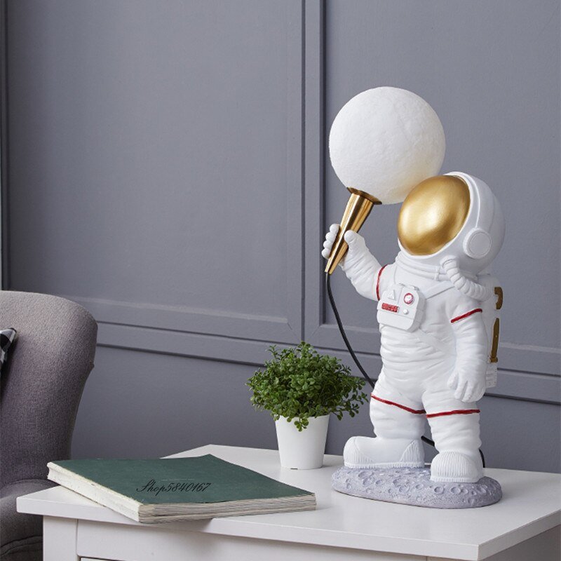 Creative Astronaut Table Lamp 3D Printing Moon Lamp Desk Light for Bedroom Study Living Room Decor EU/US/UK/AU Plug Beside Lamp 3
