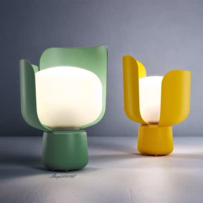 Italian Designer Petal Table Lamp Macaron Color Lamps for Bedroom Decor Personality Study Reading Lamp Led Lighting Beside Lamp 5