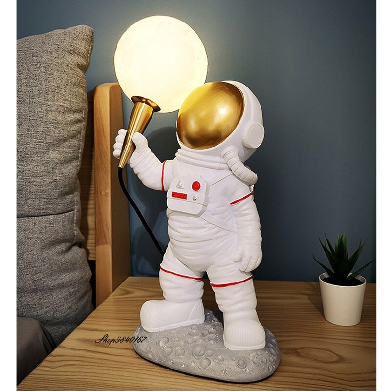 New 3D Moon Light Table Lamp Resin Spaceman Cartoon Children's Bedroom Lights Living Room Study Desk Lamp Modern Led Home Decor 2
