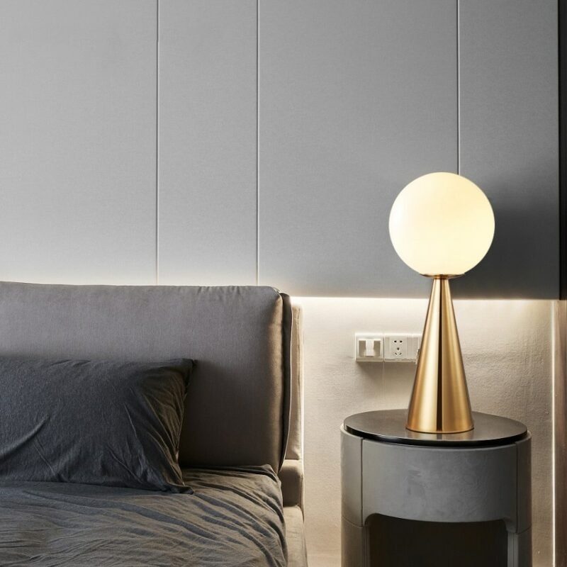 Postmodern Bedside Art Table Lamp Creative Cone Golden Glass Bedside Bar Cafe Livring Room Decoration Lamp 4
