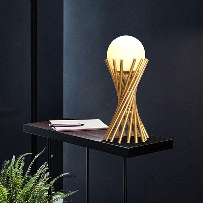 Modern Metal Tower Table Lamp Pleated Gold Desk Lamp Living Room Decoration Bed Room Light Fixtures Personality Led Beside Lamp 5