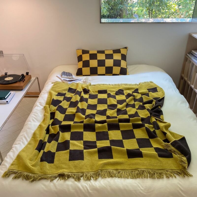 Retro style chessboard grid large grid cover blanket combed pure cotton color matching tassel air conditioning blanket 3