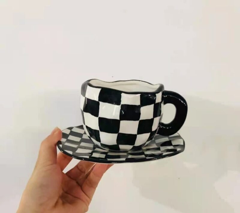 Nordic Ins Style Retro Girls Hold Coffee Cups and Saucers In Their Hands, Afternoon Tea and Hand-painted Striped Ceramic Cups 4