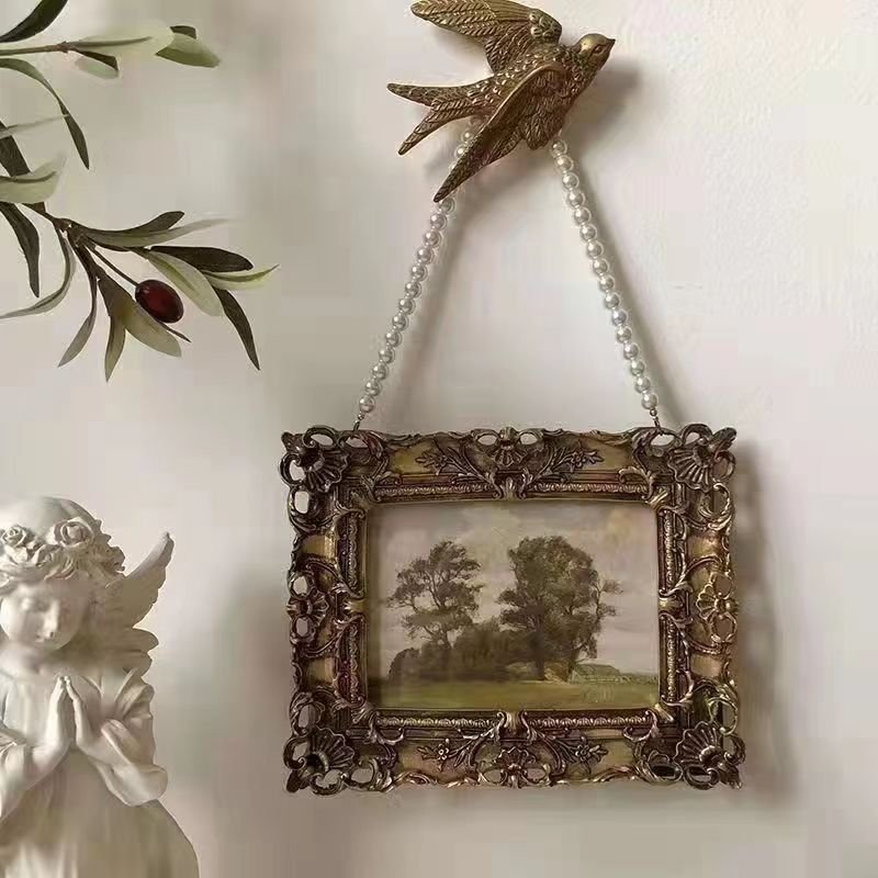 MOMO Baroque European Style To Oak Retro Rectangular Picture Frame Pearl Chain Hanging Picture Resin Ornament Decorative Picture 3