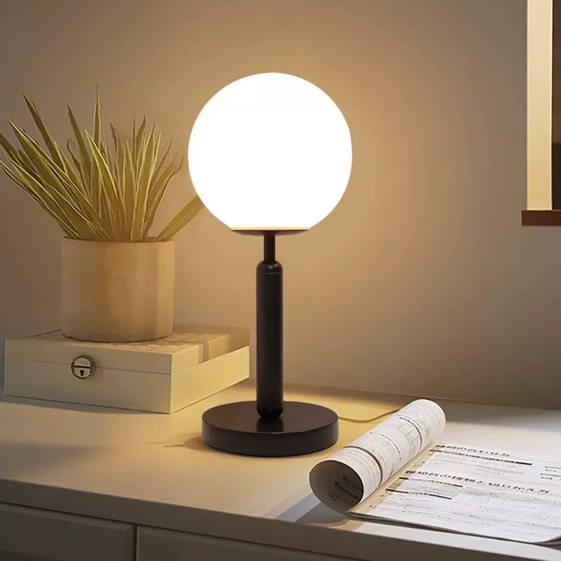 Modern LED Glass Table Lamps Nordic Bedroom Bedside Creative Glass Ball Decorative Table Lights Simple Study desk Light 3