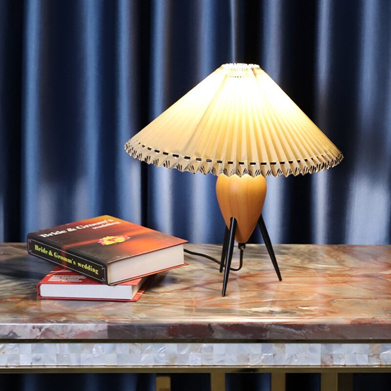 Vintage Table Lamp Wood Fabric Night Table Lamp For Living Room Bedroom Study Nordic Home Decor Desk Light Romantic Bedside Lamp 2